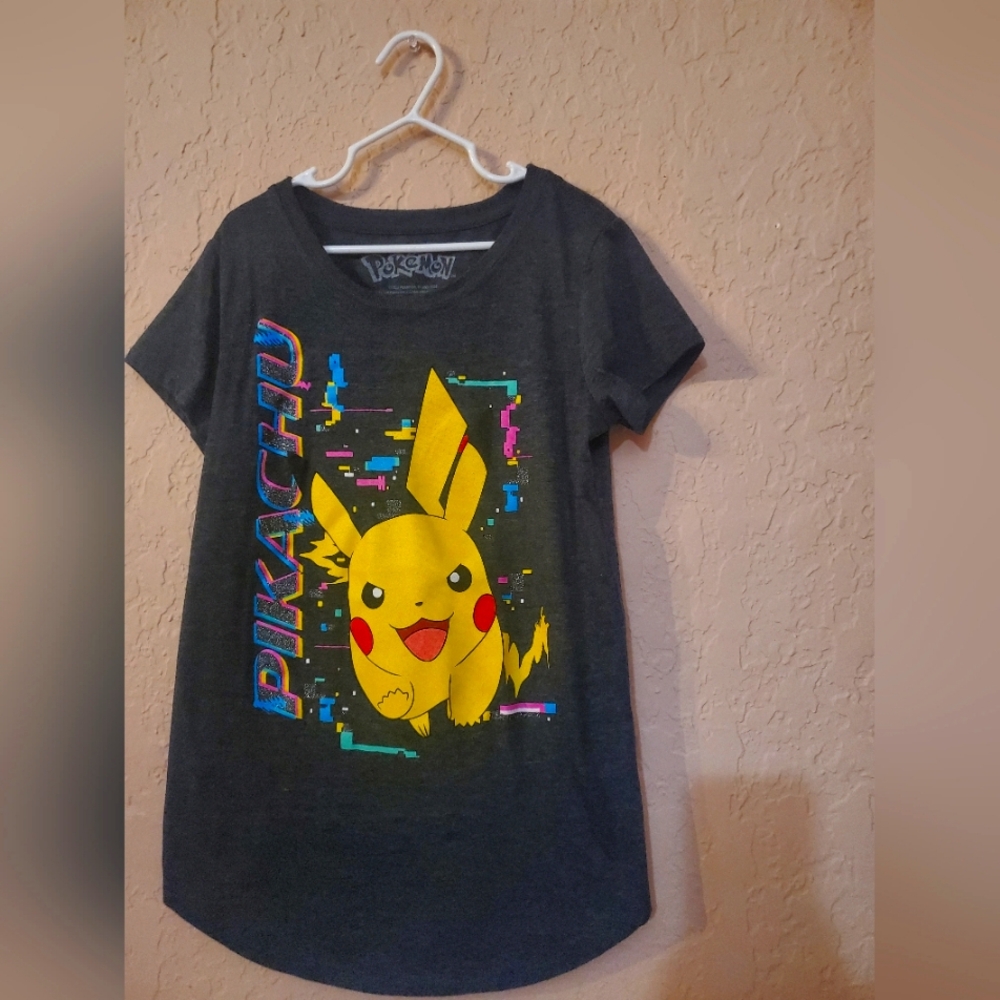 Pokémon girls tee size L 10/12